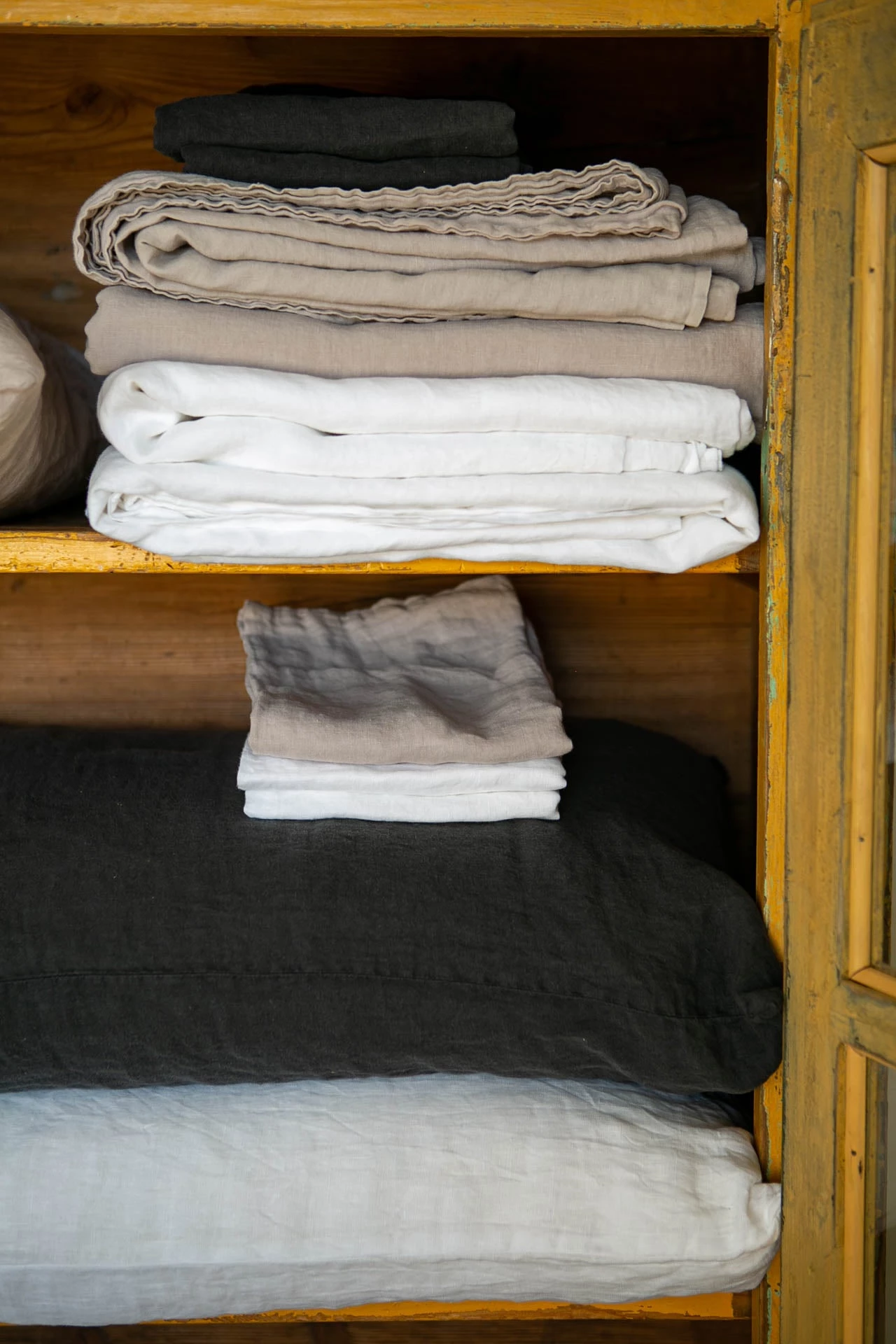 Scout House Scout Portuguese Linen Quilt Cover Set- King - Charcoal 6 Scout House Scout Portuguese Linen Quilt Cover Set- King - Charcoal