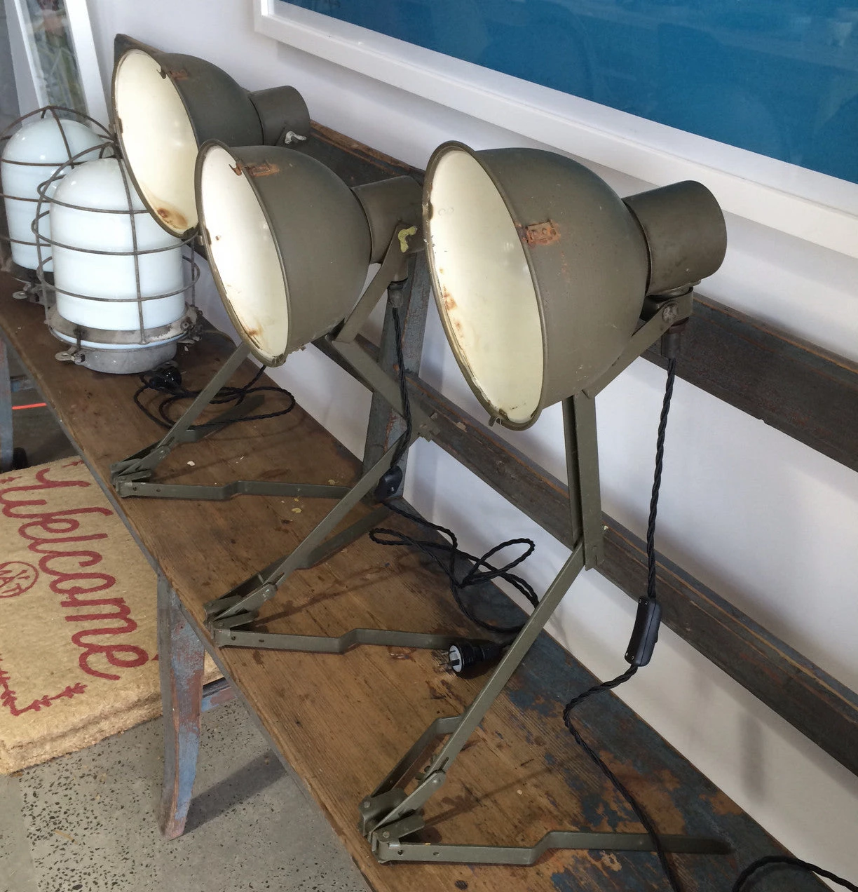 Scout Gifts Vintage Folding Army Table Lamp- Green And Cream Enamel 5 Scout Gifts Vintage Folding Army Table Lamp- Green And Cream Enamel