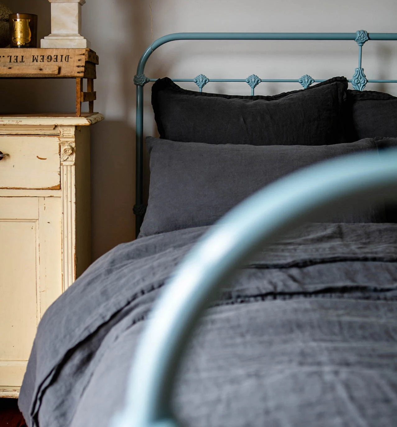 Scout House Scout Portuguese Linen Sheet Set- King - Charcoal 3 Scout House Scout Portuguese Linen Sheet Set- King - Charcoal