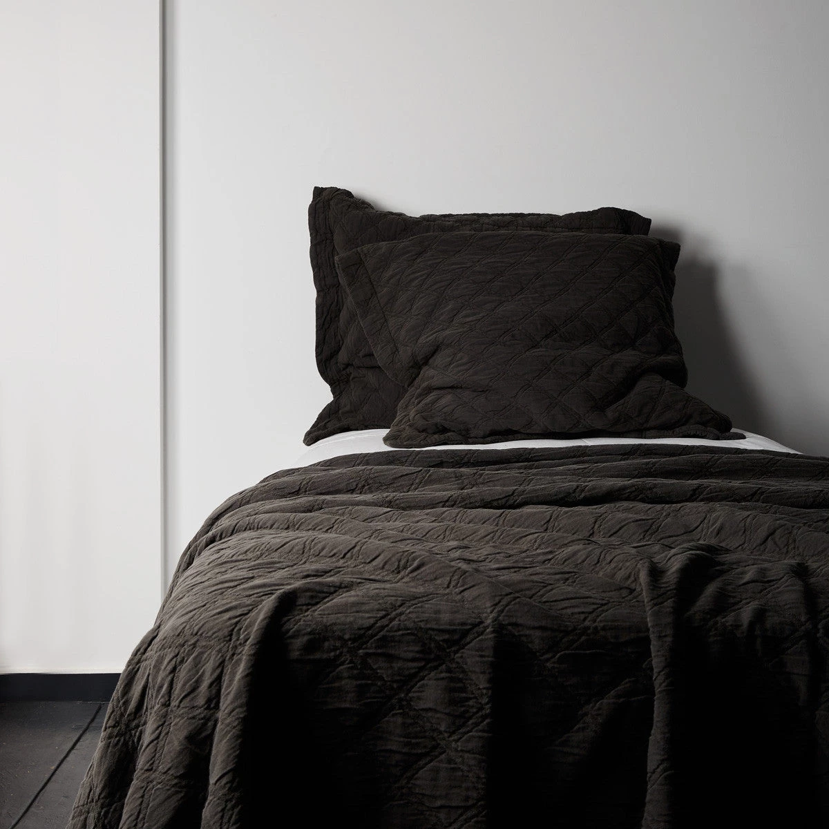 Scout Textiles Portier Cotton Coverlet- Noir 3 Scout Textiles Portier Cotton Coverlet- Noir