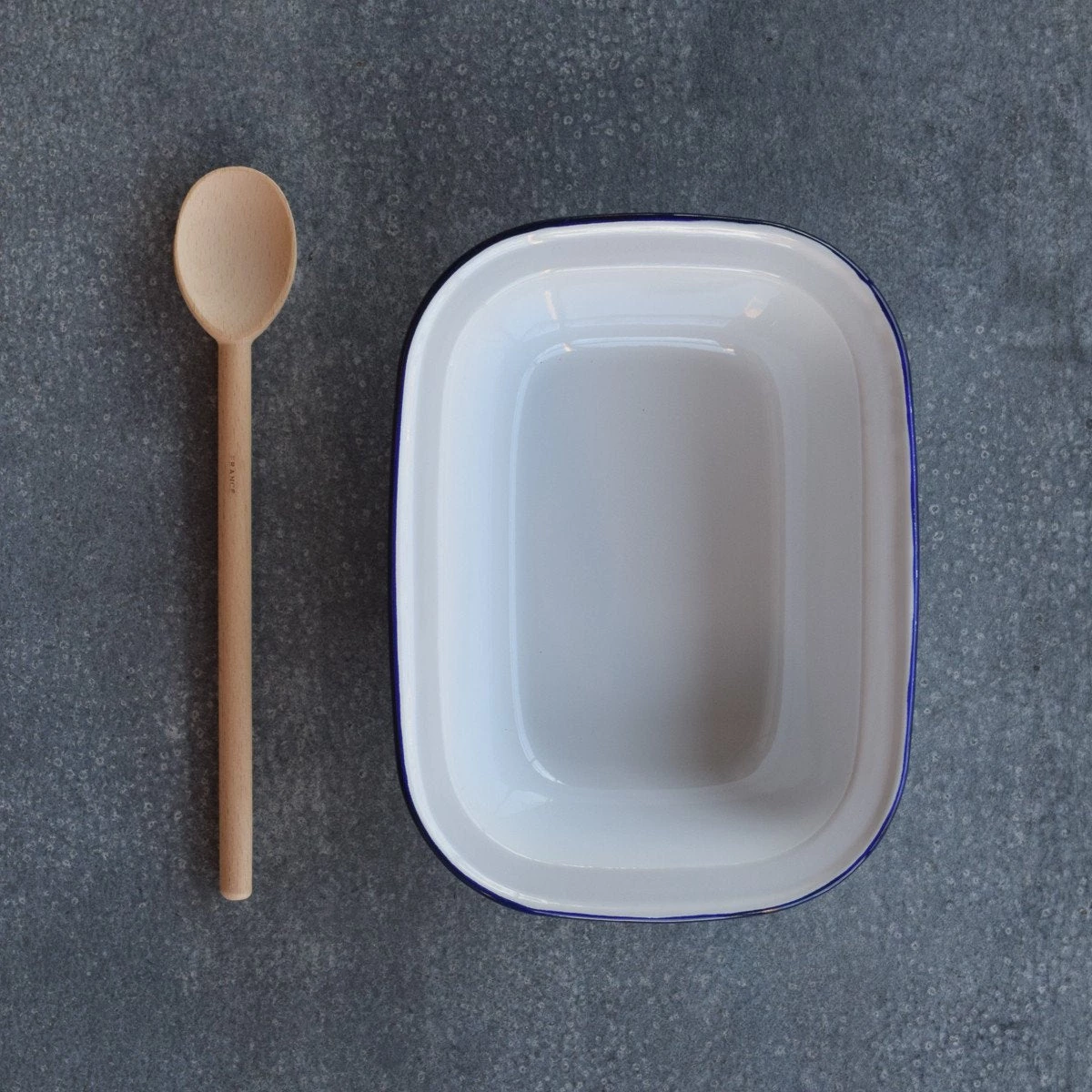 Falcon Enamelware Kitchenware Falcon Enamel Rectangular Pie Dish 28cm 3 Falcon Enamelware Kitchenware Falcon Enamel Rectangular Pie Dish 28cm