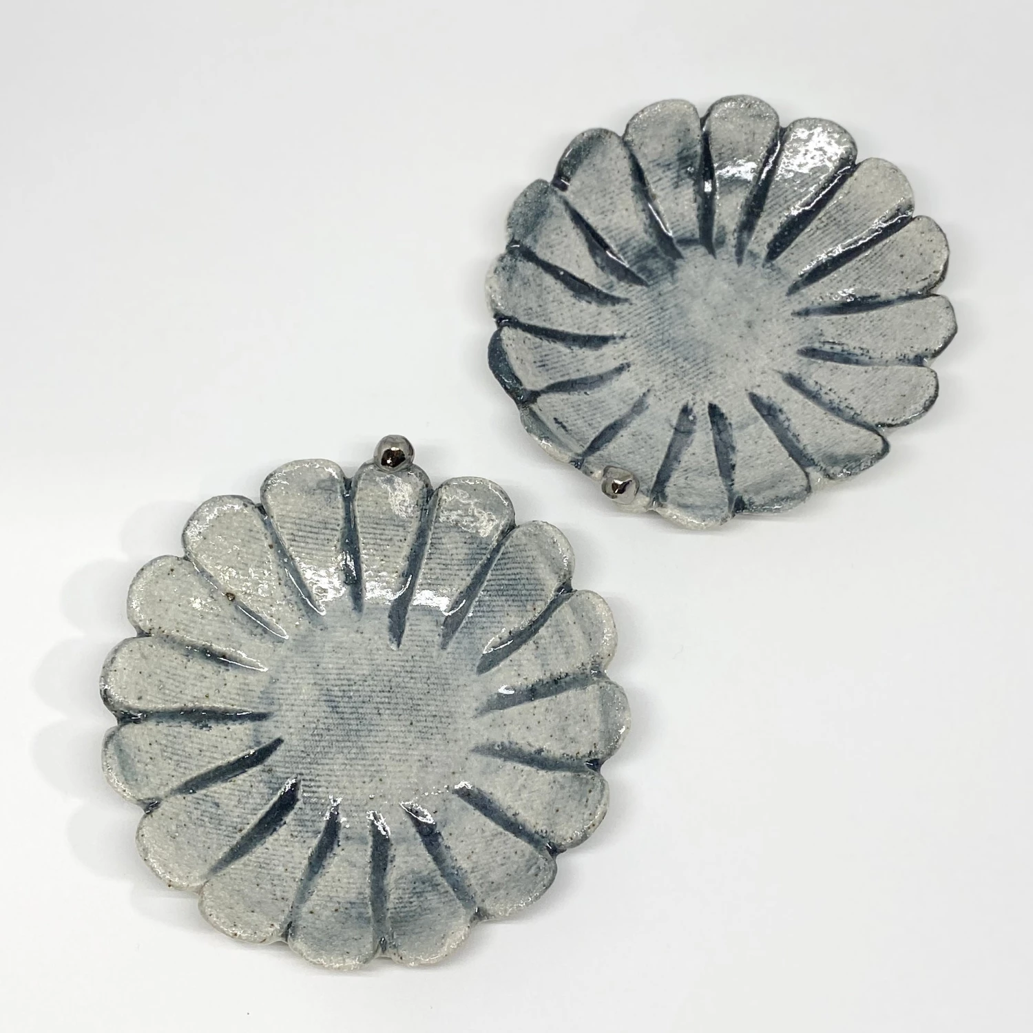 Bridget Bodenham - Flower Dish Silver Pearl Gifts 7 Bridget Bodenham - Flower Dish Silver Pearl Gifts