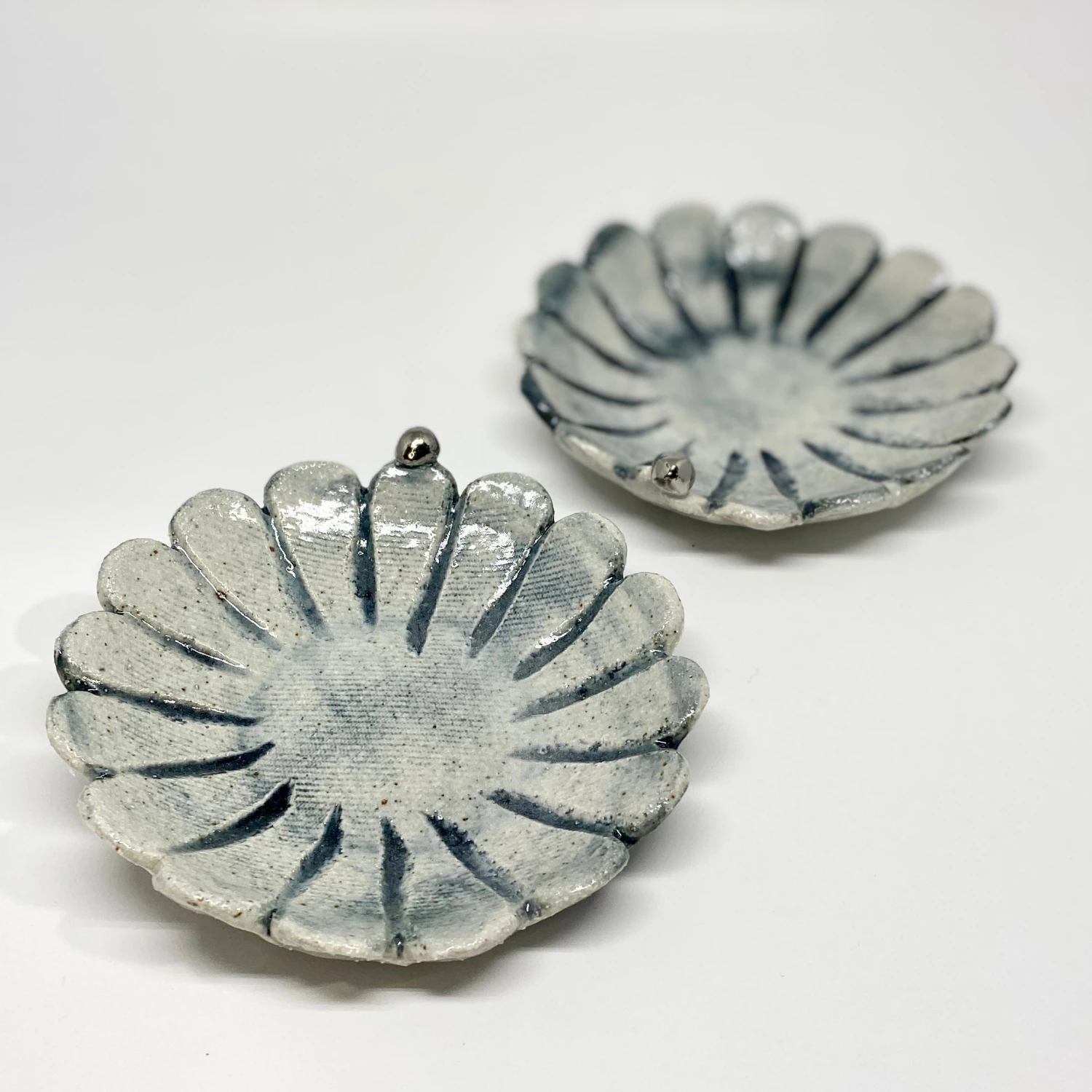 Bridget Bodenham - Flower Dish Silver Pearl Gifts 6 Bridget Bodenham - Flower Dish Silver Pearl Gifts