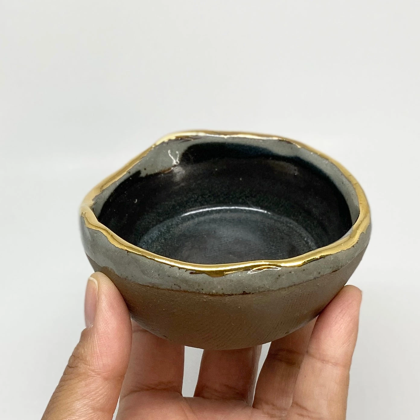 Bridget Bodenham - Salt Pot With Gold Rim 4 Bridget Bodenham - Salt Pot With Gold Rim