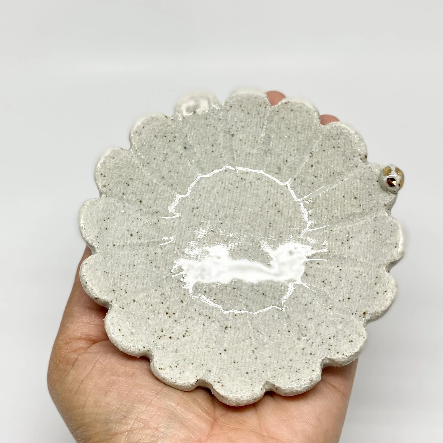 Bridget Bodenham - Flower Dish Dotted Gold Pearl 7 Bridget Bodenham - Flower Dish Dotted Gold Pearl