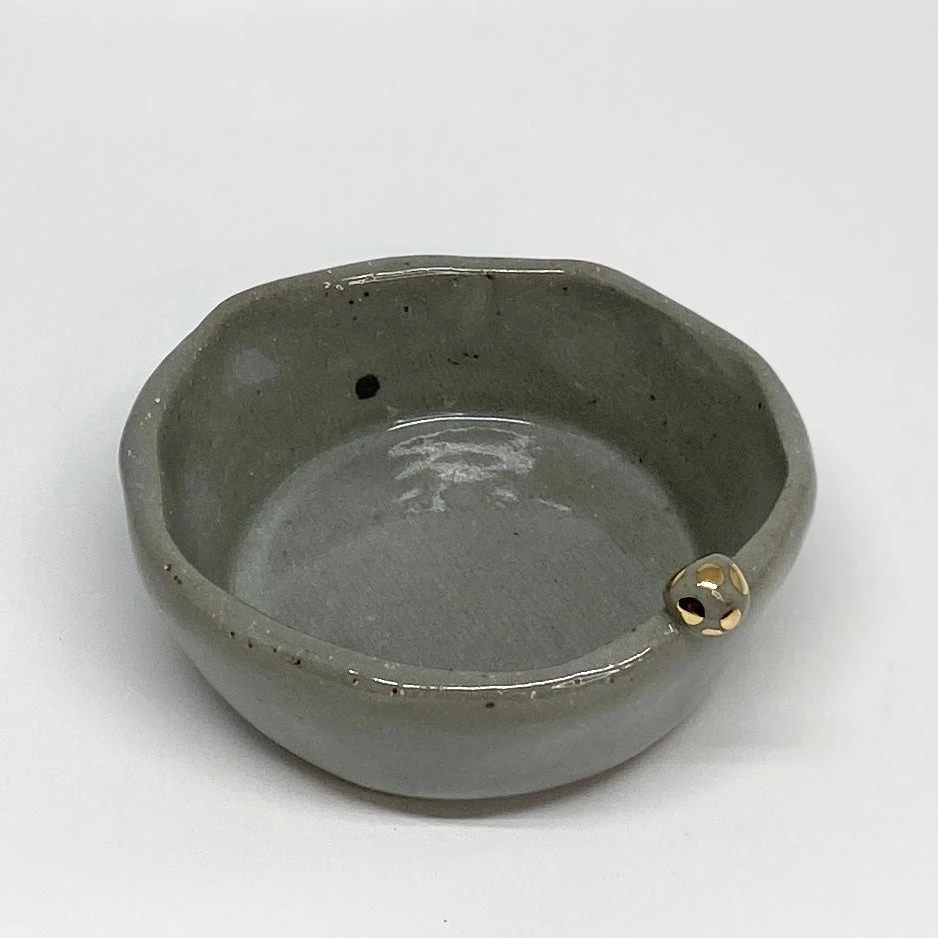 Bridget Bodenham - Salt Pot Grey And Spotted Gold Pearl 3 Bridget Bodenham - Salt Pot Grey And Spotted Gold Pearl