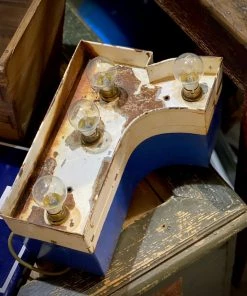 Scout House Vintage Letter 'r' Light