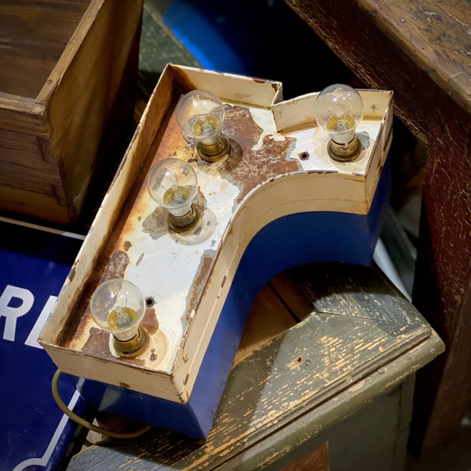 Scout House Vintage Letter 'r' Light 4 Scout House Vintage Letter 'r' Light