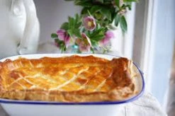 Falcon Enamelware Homewares Falcon Enamel Pie Set 10 Falcon Enamelware Homewares Falcon Enamel Pie Set