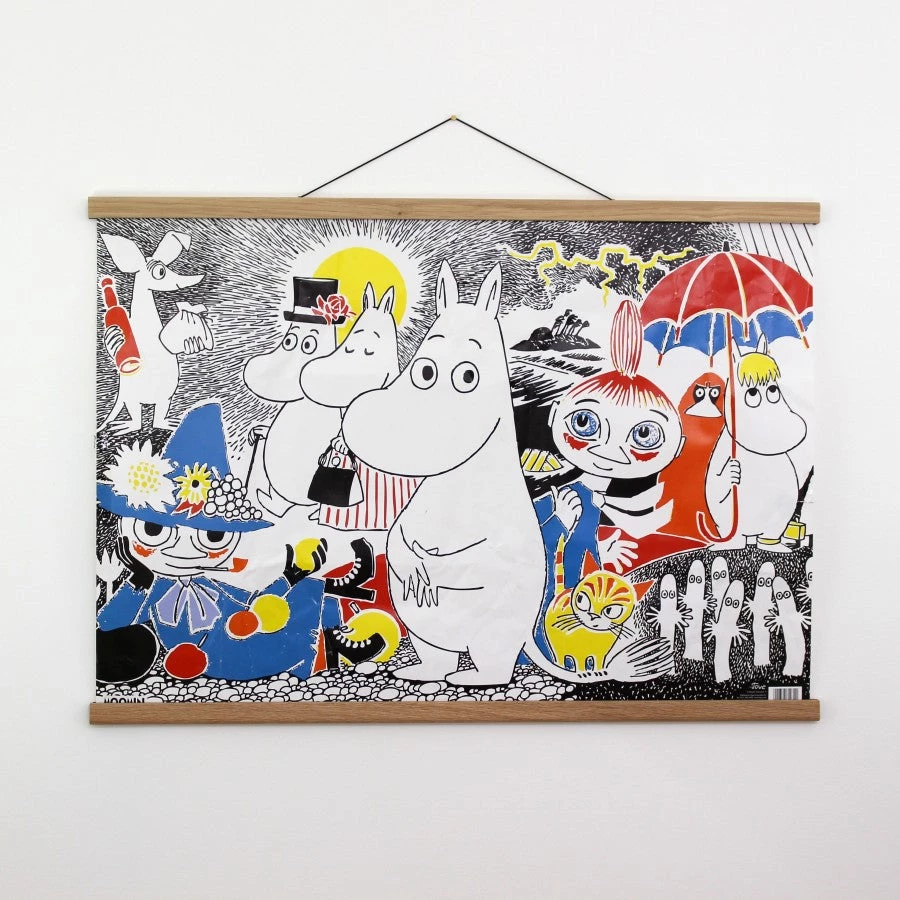 Scout House Landscape Oak Poster Hanger By Creamore Mill 28"/ 71.5cm 5 Scout House Landscape Oak Poster Hanger By Creamore Mill 28"/ 71.5cm